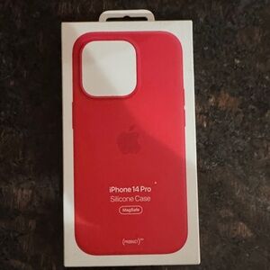 Apple iPhone 14 Pro Silicone Case - Vibrant Red